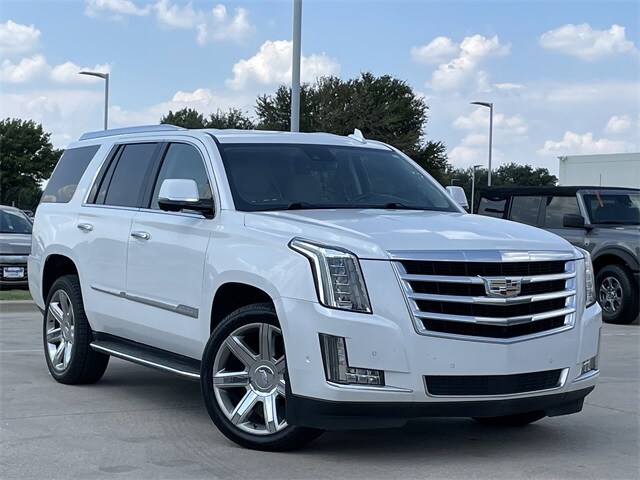 2020 Cadillac Escalade Premium Luxury photo 2
