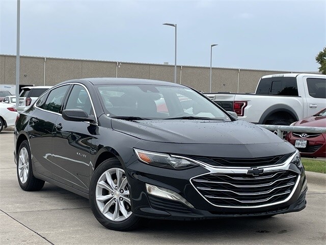 2024 Chevrolet Malibu 1LT photo 2