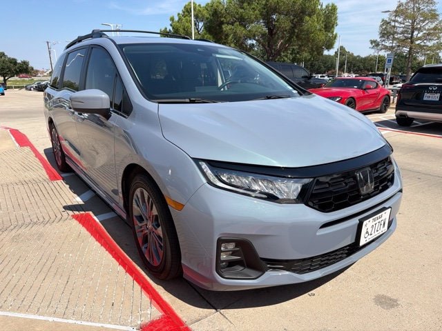 2026 Honda Odyssey Touring - Photo 3
