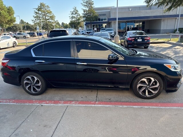 2016 Honda Accord EX photo 4