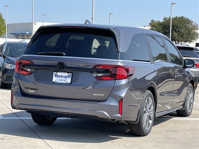 2026 Honda Odyssey Touring photo 4