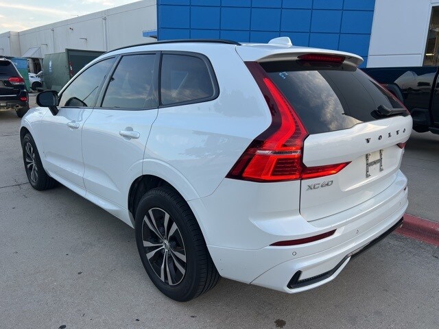 2024 Volvo XC60 B5 Core photo 2