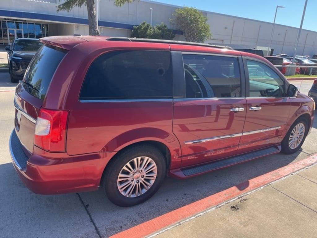 Used 2013 Chrysler Town & Country Touring-L Van LWB Passenger Van