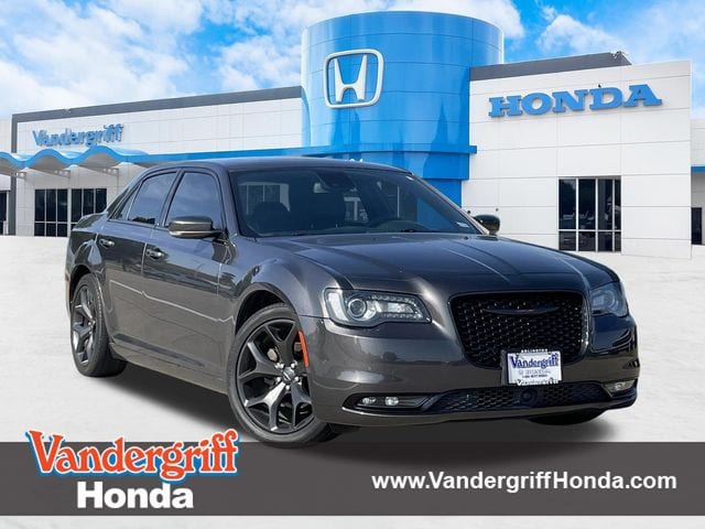 2022 Chrysler 300 S's photo