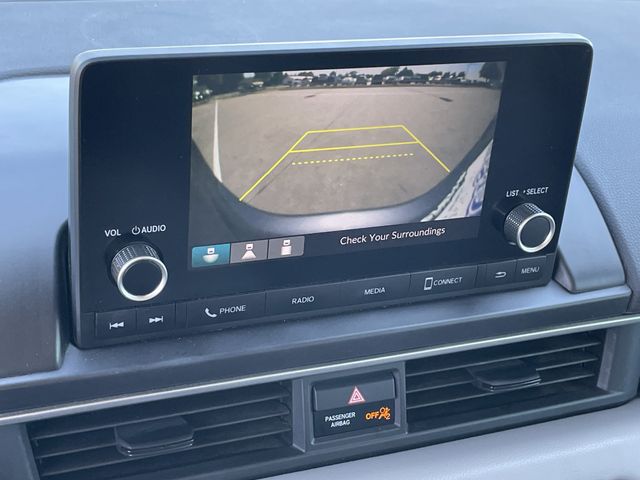 2023 Honda Pilot LX - Photo 17
