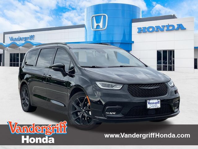 2025 Chrysler Pacifica Limited's photo