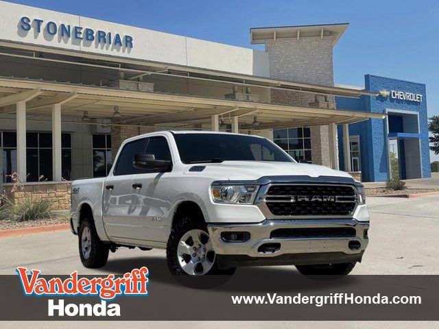 2023 RAM 1500 Big Horn/Lone Star 4x4 Crew Cab 5'7's photo