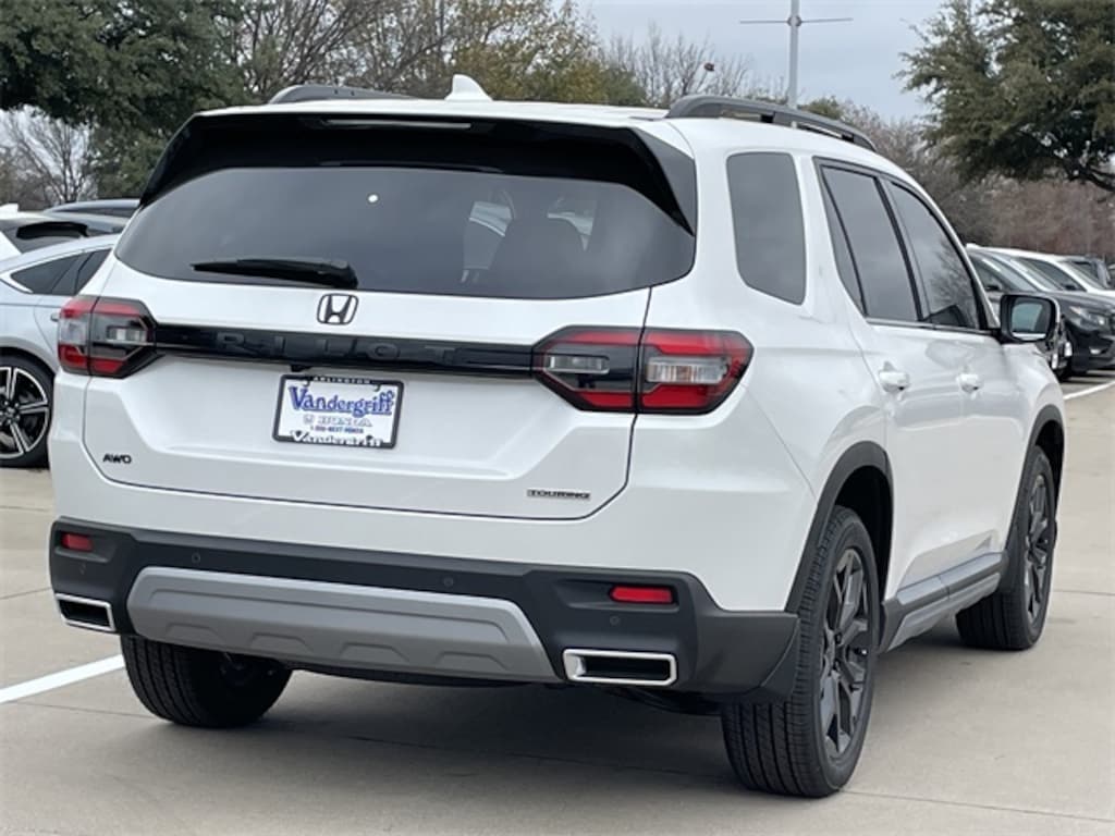New 2025 Honda Pilot Touring SUV