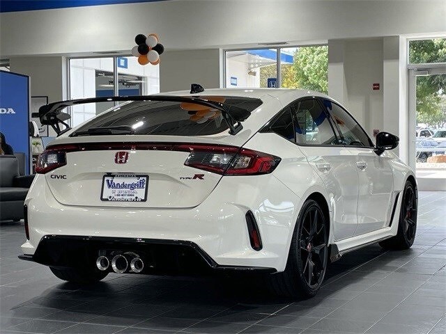 2025 Honda Civic Type R photo 3