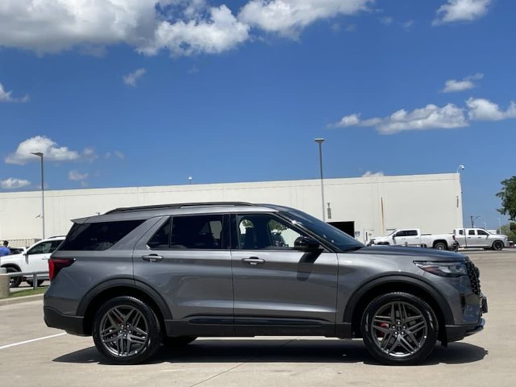 Used 2025 Ford Explorer ST-Line SUV