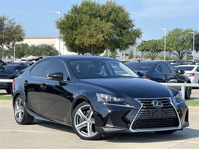 2020 Lexus IS 300 photo 2