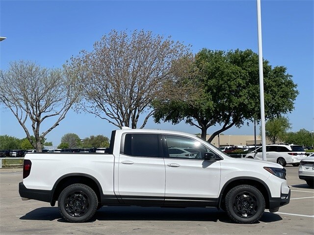 2025 Honda Ridgeline Sport photo 3
