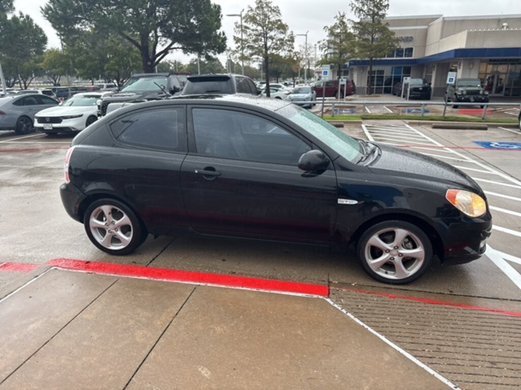 Used 2008 Hyundai Accent SE Hatchback