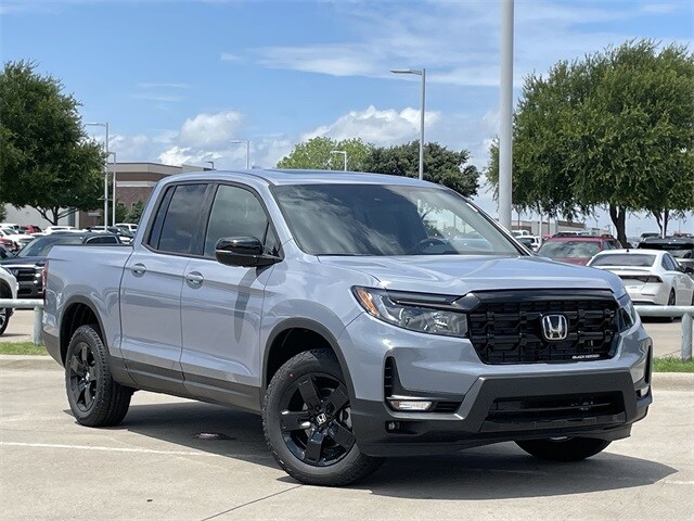 2025 Honda Ridgeline Black Edition photo 2