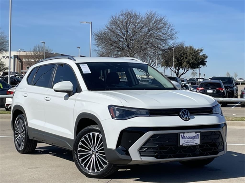 Used 2025 Volkswagen Taos 1.5T SE SUV