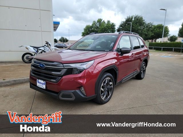 2025 Subaru Forester Limited's photo