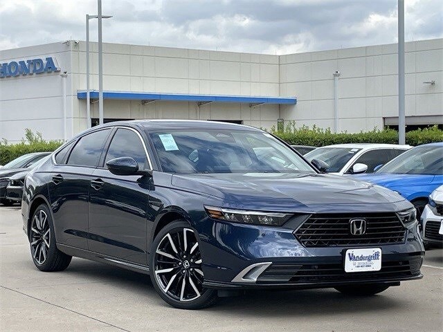 2025 Honda Accord Hybrid Touring photo 2