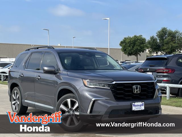 2023 Honda Pilot Touring AWD's photo