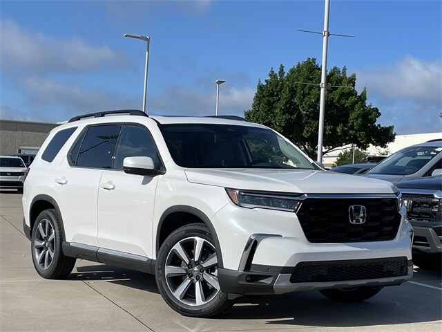2025 Honda Pilot Touring photo 2
