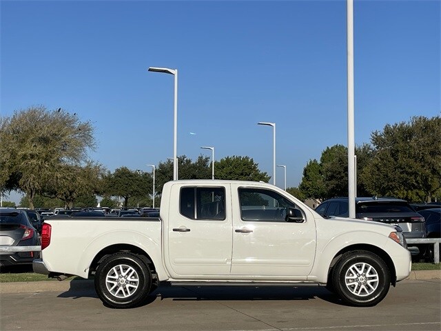 2016 Nissan Frontier SV photo 3