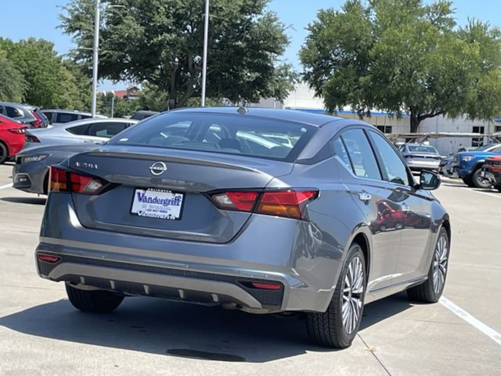 Used 2025 Nissan Altima 2.5 SV Sedan