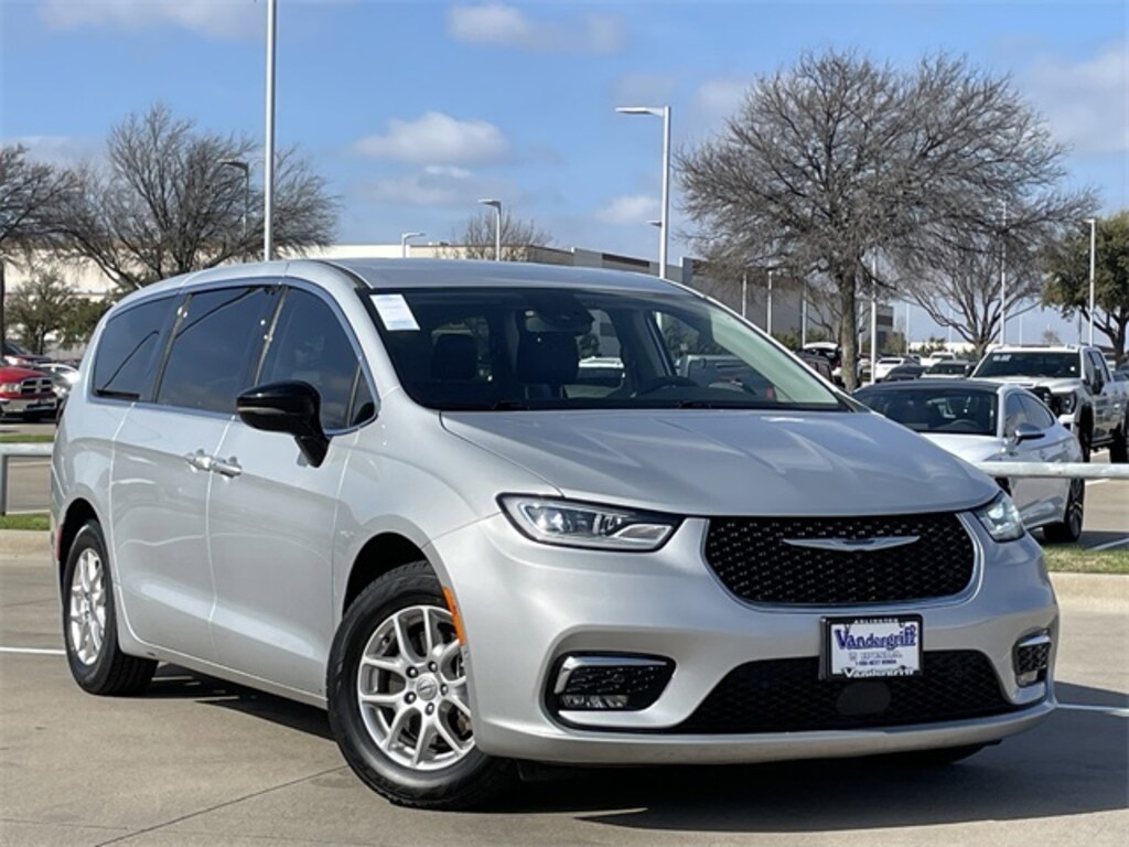 Used 2024 Chrysler Pacifica Touring L Van Passenger Van