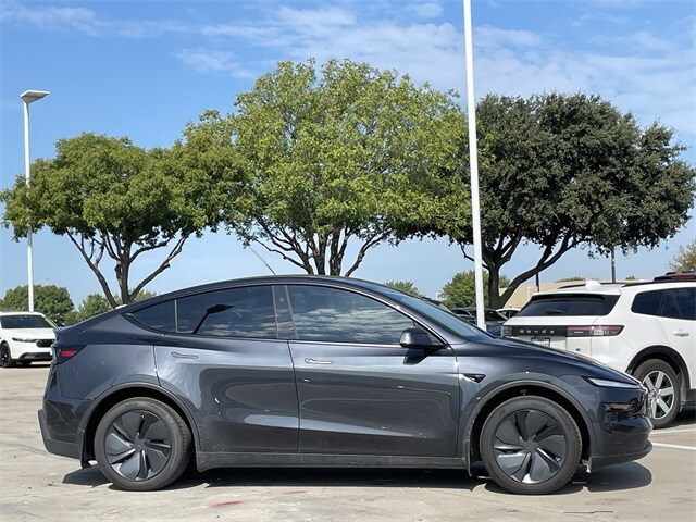 2026 Tesla Model Y Long Range photo 2