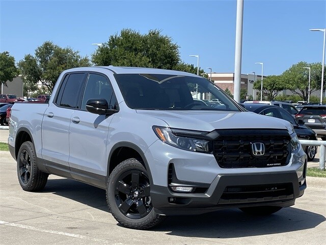2025 Honda Ridgeline Black Edition photo 2