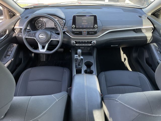2025 Nissan Altima SV - Photo 9