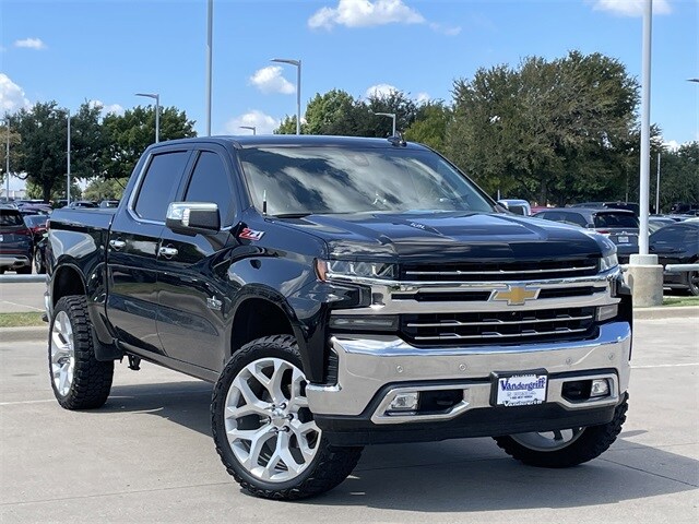 2022 Chevrolet Silverado 1500 LTZ photo 2