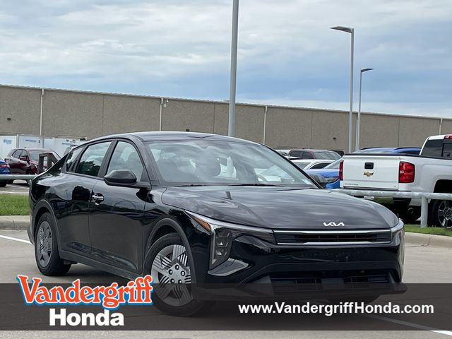 2025 Kia K4 LX AT's photo