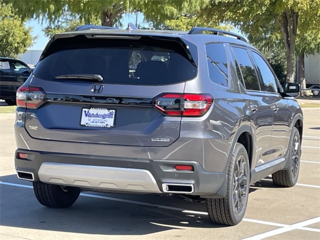 New 2025 Honda Pilot Touring SUV