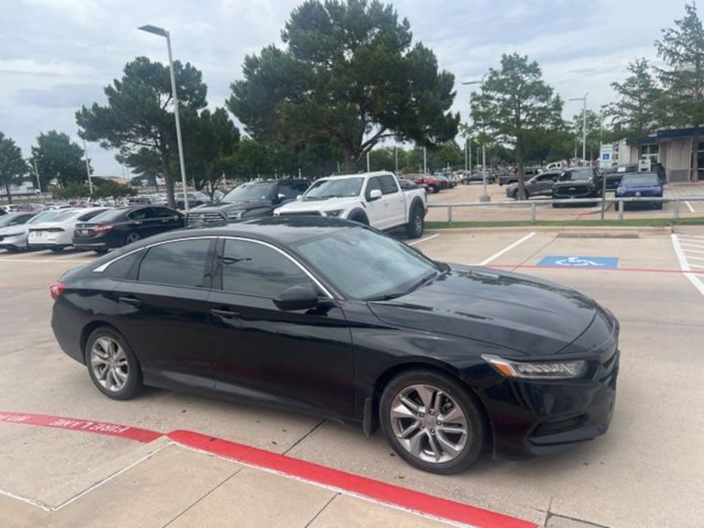 Used 2018 Honda Accord LX Sedan