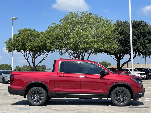 2025 Honda Ridgeline Sport photo 2