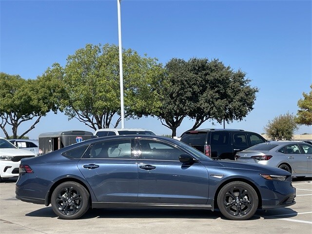 2025 Honda Accord SE photo 2