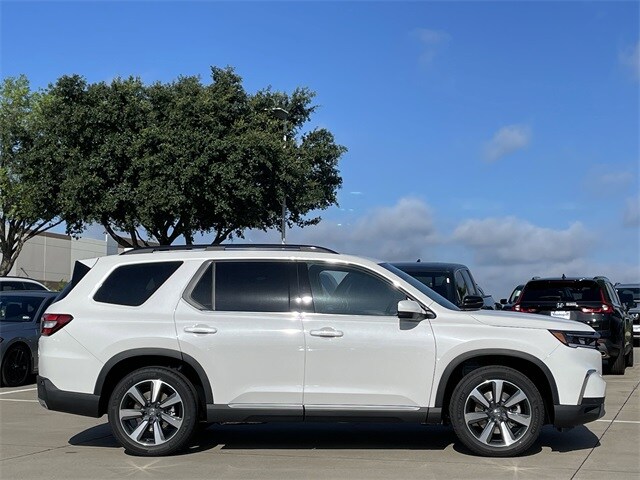 2025 Honda Pilot Touring photo 3