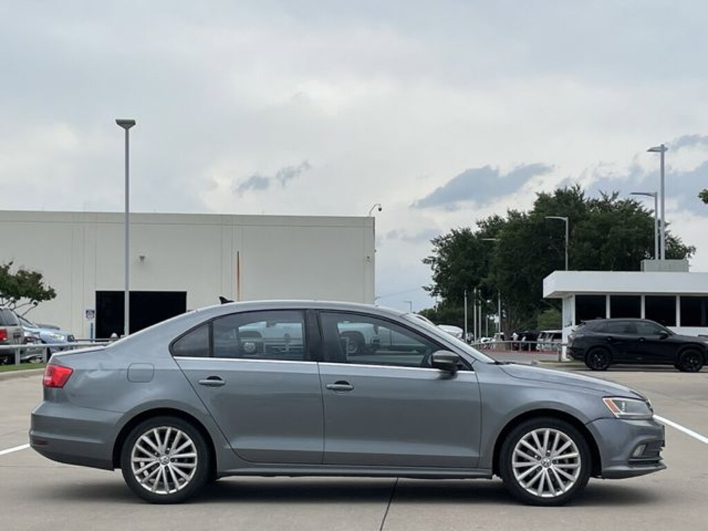 Used 2015 Volkswagen Jetta 1.8T SE Sedan