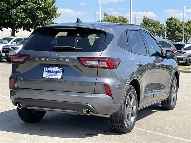 2024 Ford Escape ST-Line photo 2