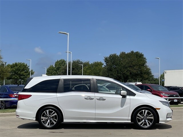 2023 Honda Odyssey Touring photo 3