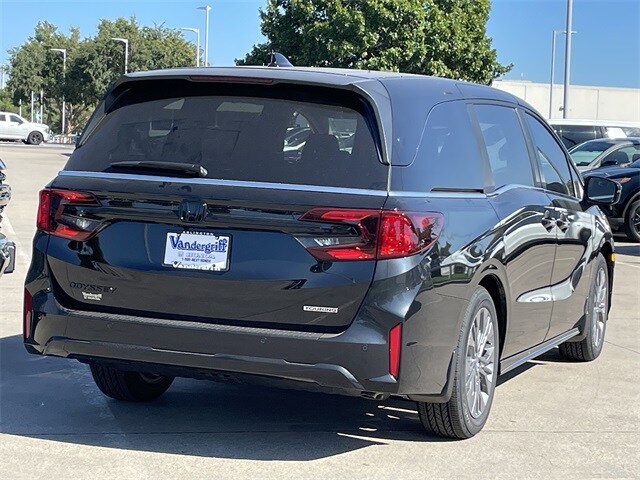 2026 Honda Odyssey Touring photo 4