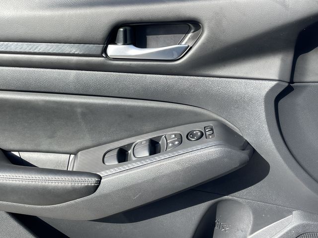 2025 Nissan Altima SV - Photo 22