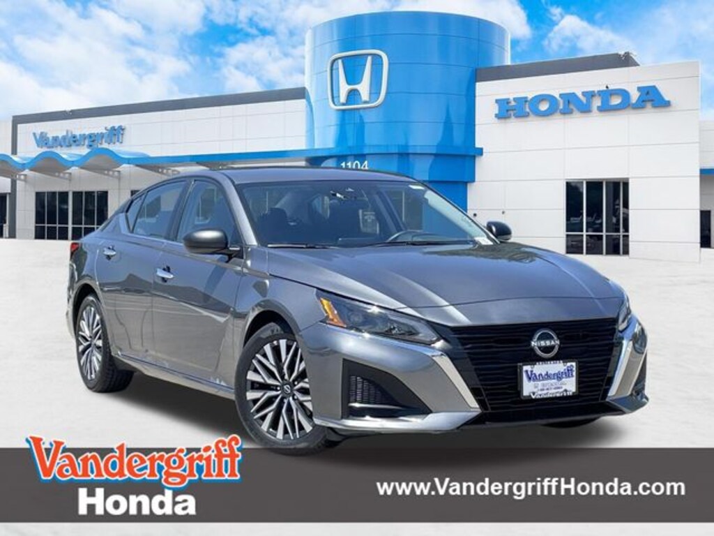 Used 2025 Nissan Altima 2.5 SV Sedan