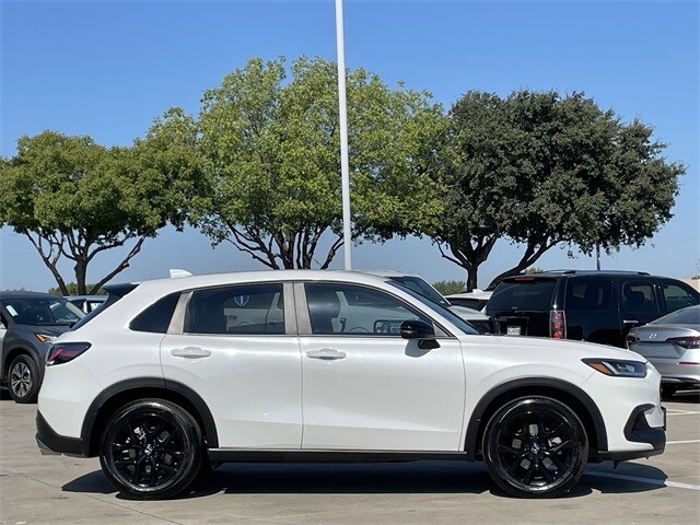2025 Honda HR-V Sport photo 3