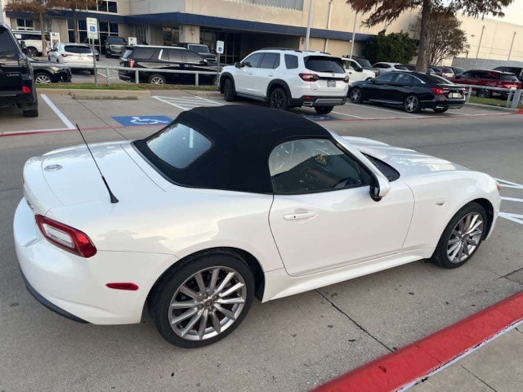 Used 2017 FIAT 124 Spider Lusso Convertible