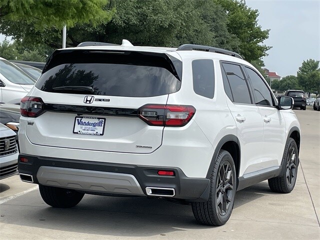 2025 Honda Pilot Touring photo 4