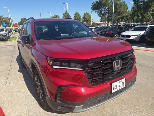 2025 Honda Pilot TrailSport photo 3