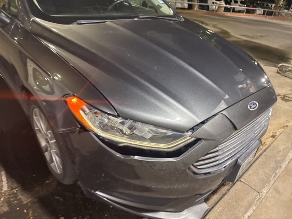 Used 2017 Ford Fusion SE Sedan