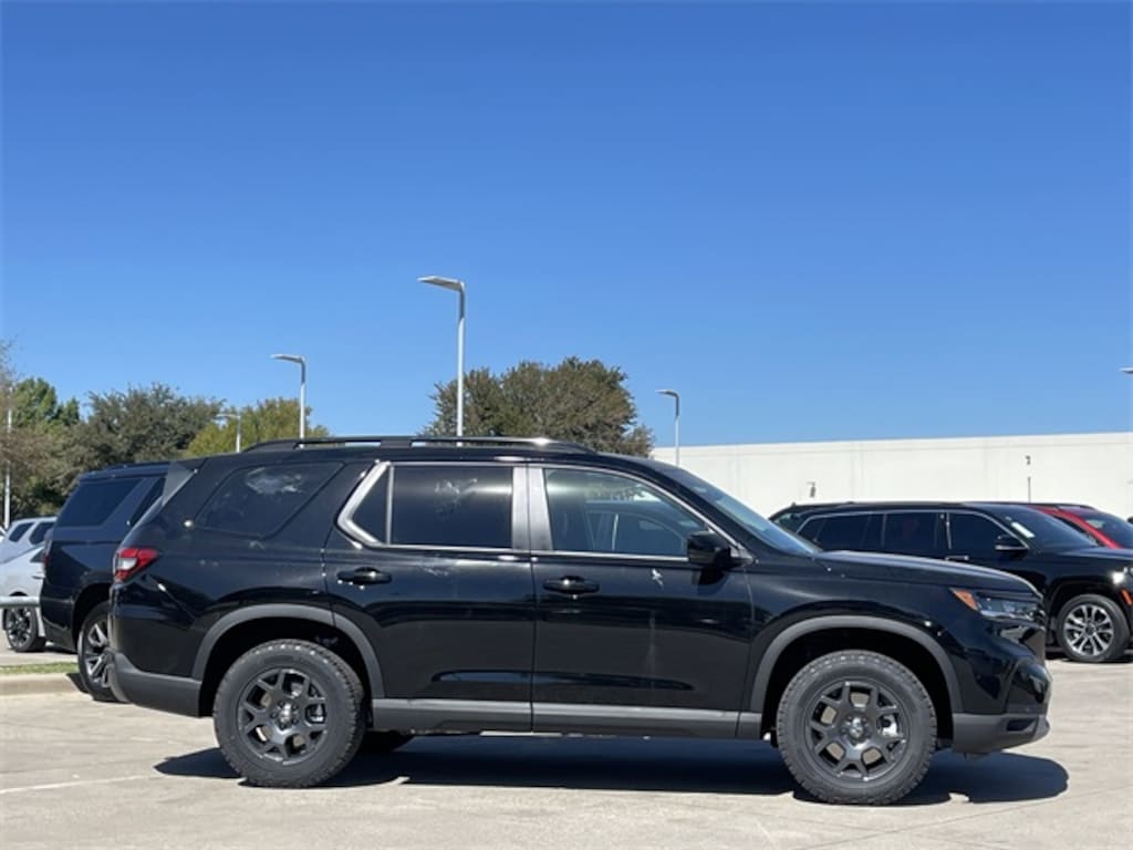 New 2025 Honda Pilot TrailSport SUV