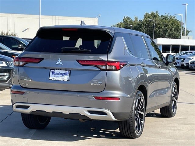 2023 Mitsubishi Outlander PHEV SE photo 4
