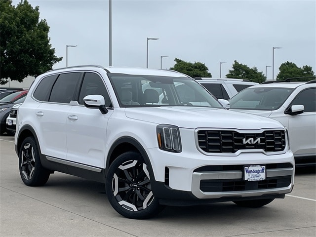 Used 2024 Kia Telluride S with VIN 5XYP64GC2RG480764 for sale in Arlington, TX